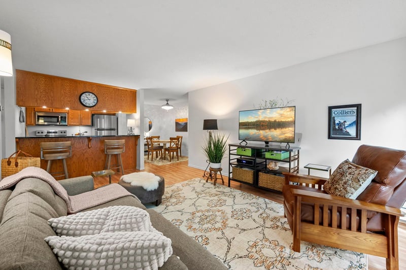 2800 Hamline Ave N #311, Roseville, MN 55113