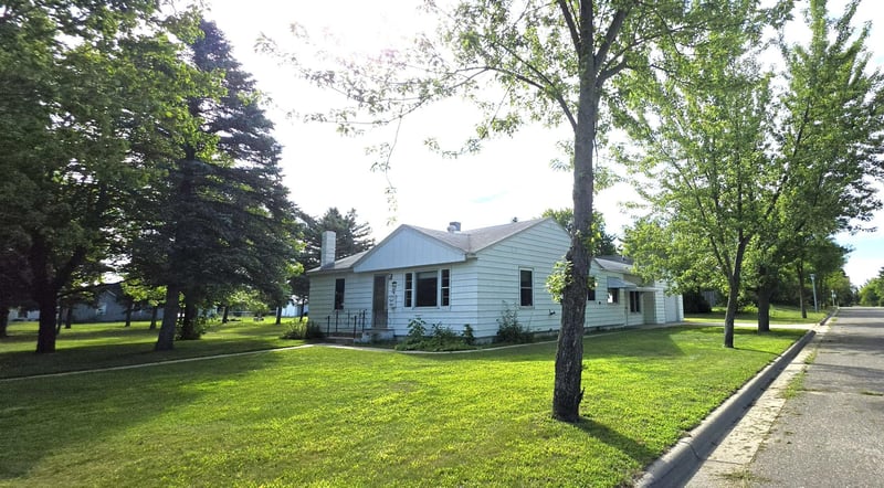 702 Forest Ave SE, Staples, MN 56479