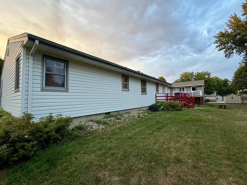 1018 N Elm St, Luverne, MN 56156