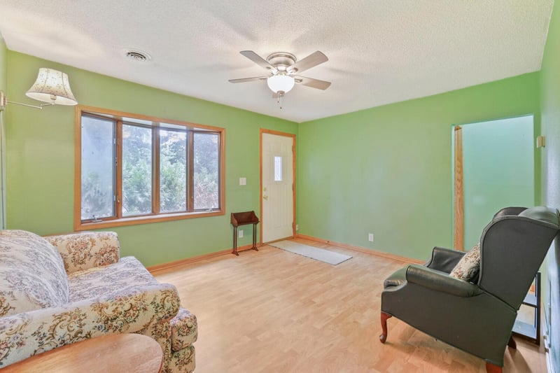 5850 2 1/2 St NE, Fridley, MN 55432