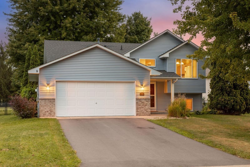 356 Bluestem Ave, Shakopee, MN 55379