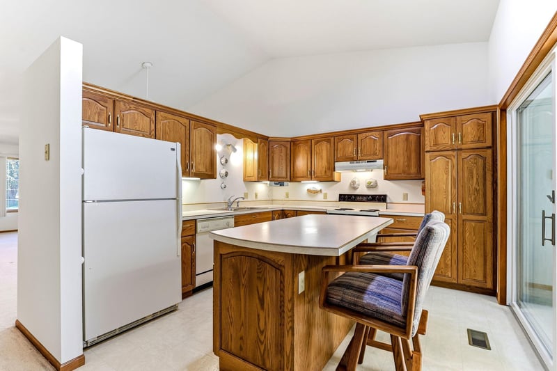 423 Tischler Ave SE, Faribault, MN 55021