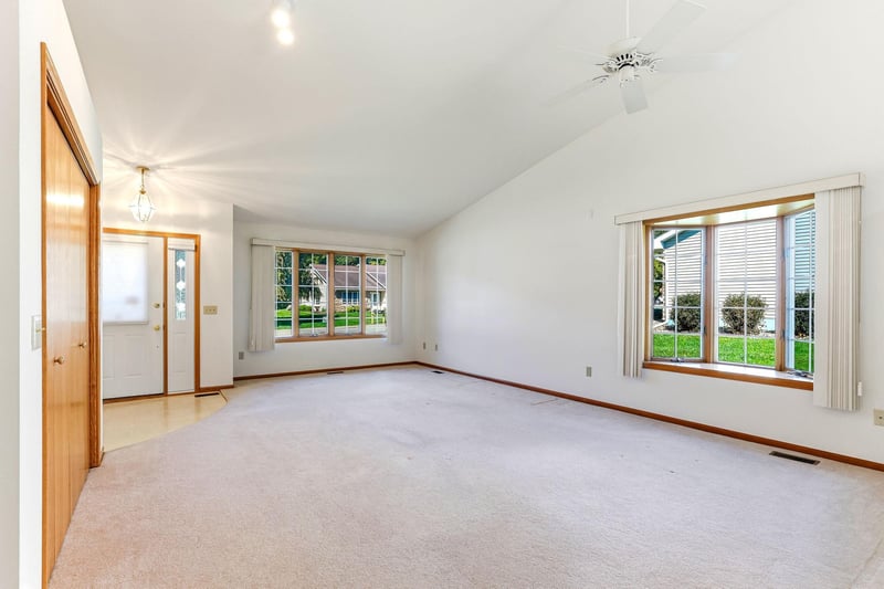 423 Tischler Ave SE, Faribault, MN 55021
