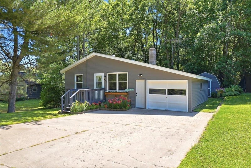 718 Wisconsin Ave, Amery, WI 54001