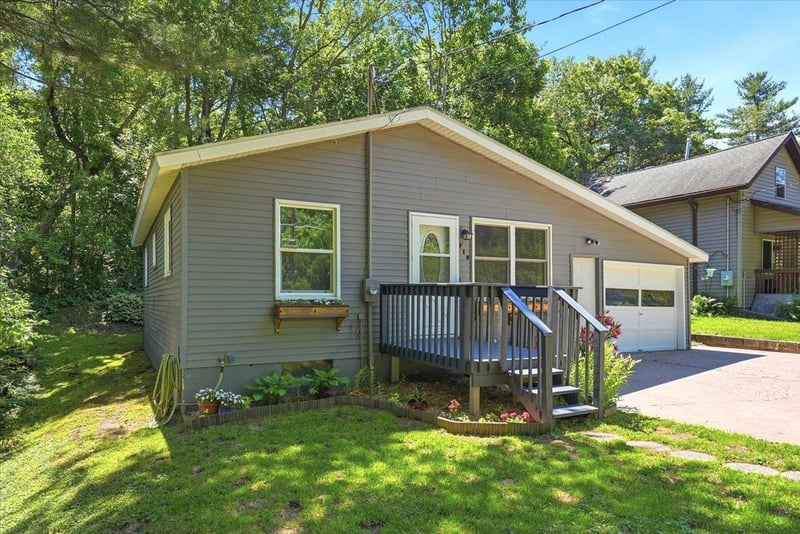 718 Wisconsin Ave, Amery, WI 54001