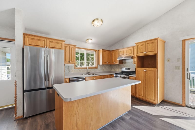 315 Barracuda Ave NE, Avon, MN 56310