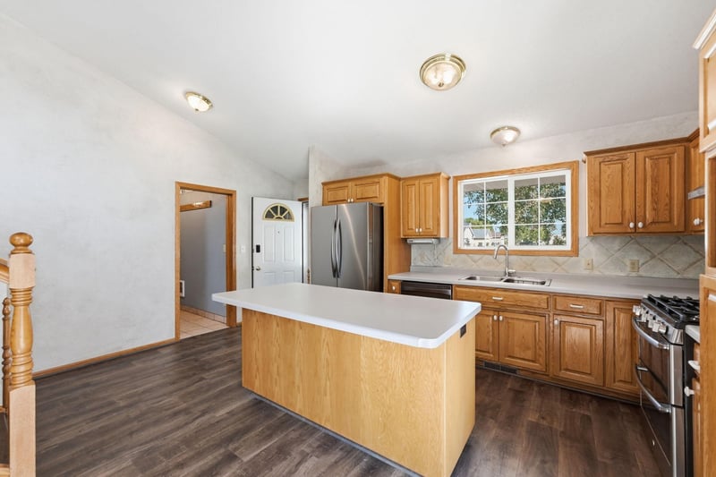 315 Barracuda Ave NE, Avon, MN 56310