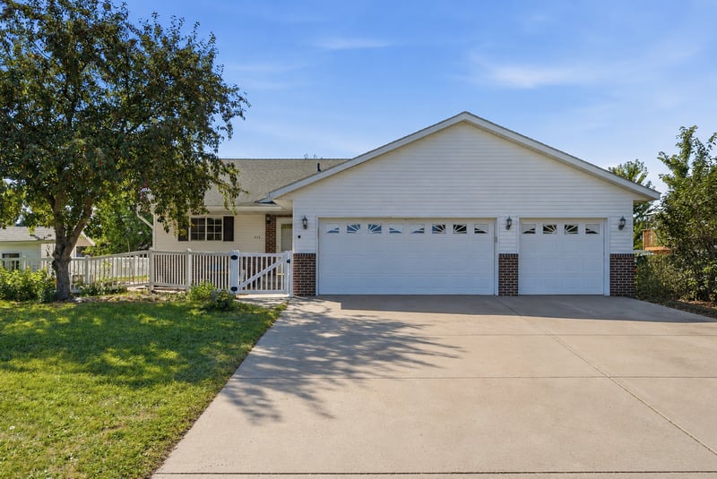 315 Barracuda Ave NE, Avon, MN 56310