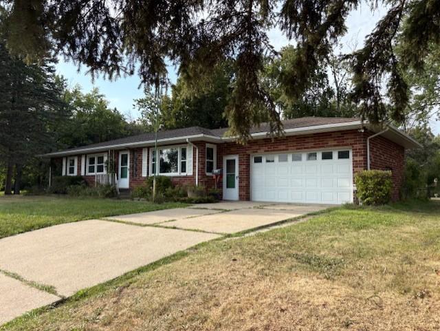 1445 Floral Dr W, Arden Hills, MN 55112