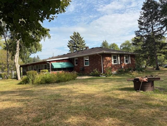 1445 Floral Dr W, Arden Hills, MN 55112