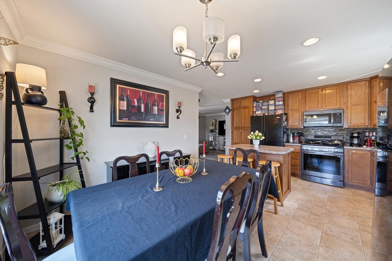 1360 Rolling Hills Dr, Maplewood, MN 55119