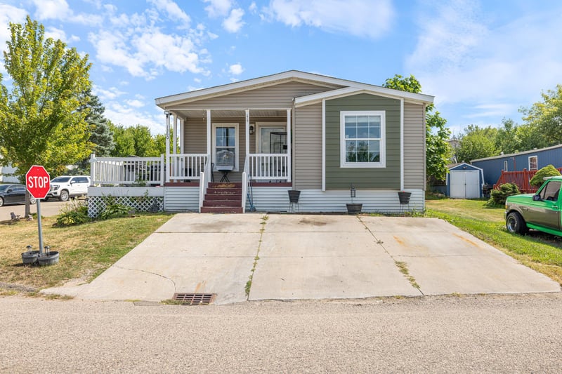 1360 Rolling Hills Dr, Maplewood, MN 55119