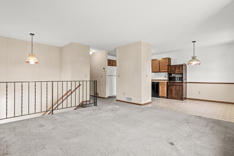 5235 Unity Ct, Crystal, MN 55429