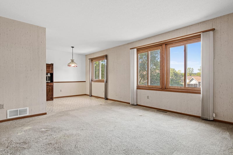 5235 Unity Ct, Crystal, MN 55429