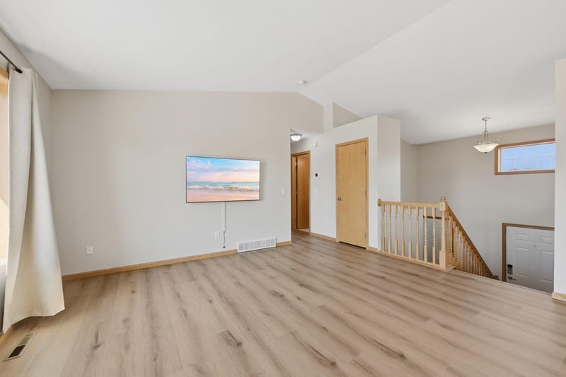 605 7th Ave SW, Rice, MN 56367