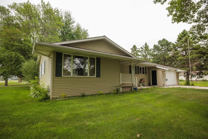 500 2nd St E, Chokio, MN 56221