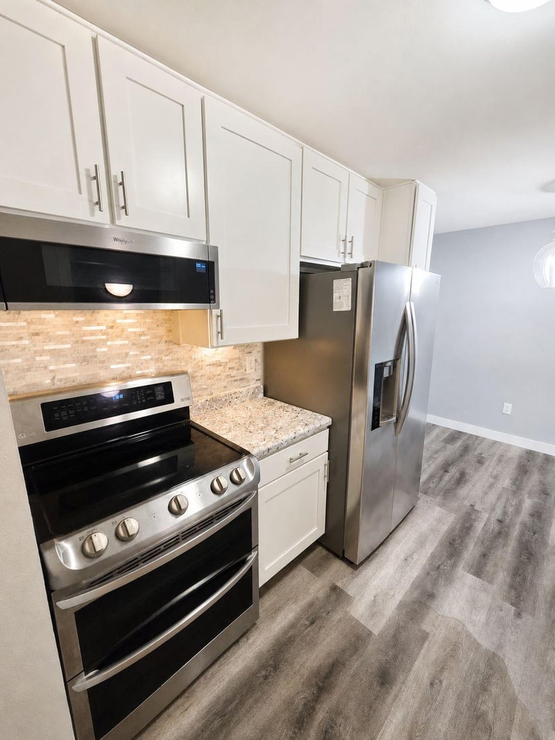 3155 Old Highway 8 #104, Roseville, MN 55418