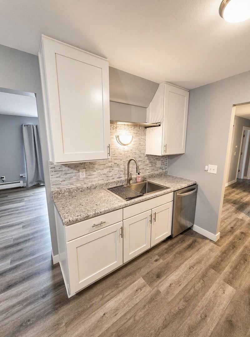3155 Old Highway 8 #104, Roseville, MN 55418