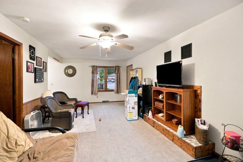 417 7th Ave SW, Waseca, MN 56093