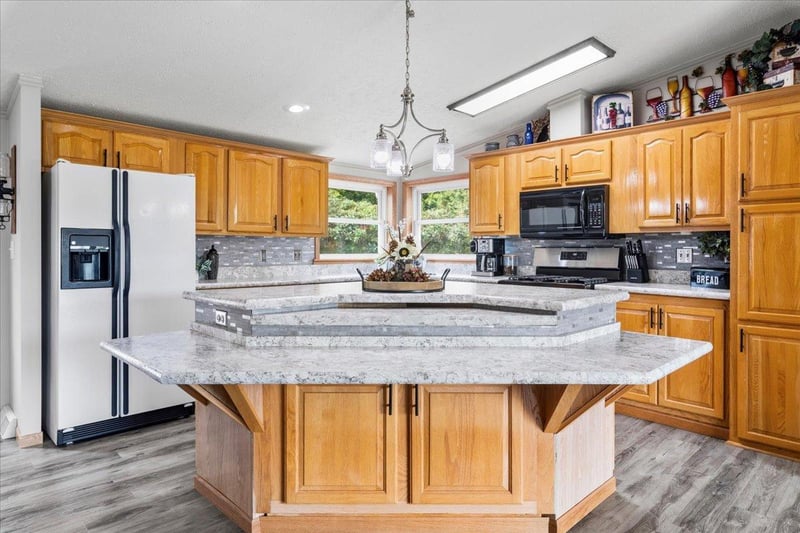 4460 Timber Shores Ct SW, Alexandria, MN 56308