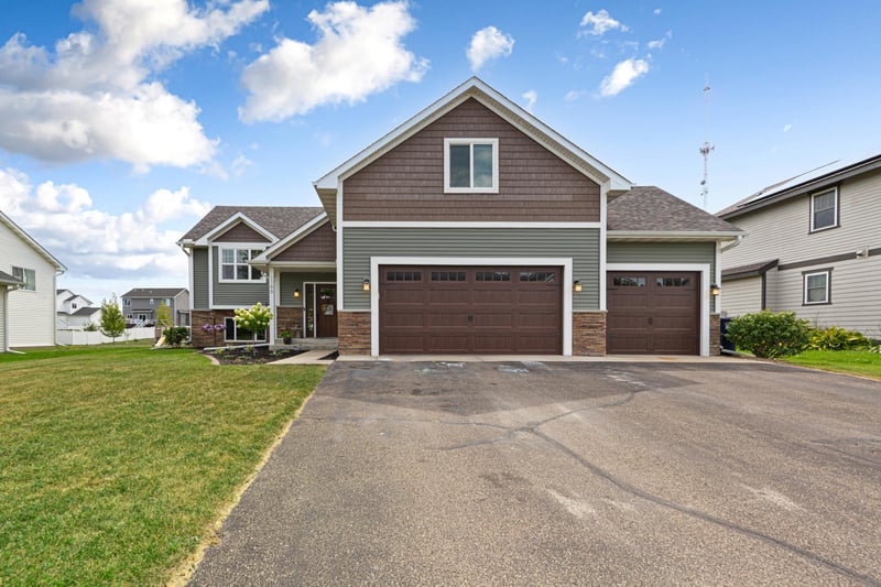 1199 Bluff St, Dundas, MN 55019