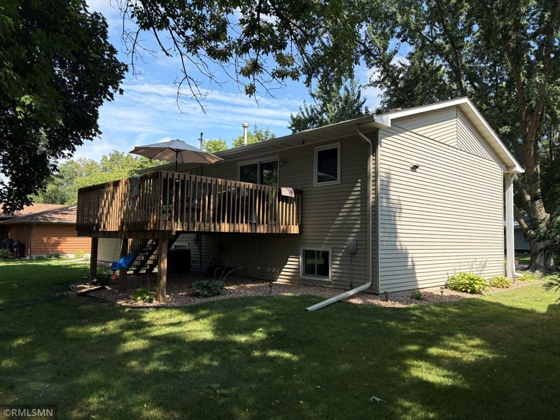1413 Elm Ave N, Glencoe, MN 55336