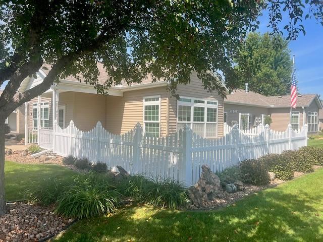 1905 Burr Oak Dr #B, Austin, MN 55912
