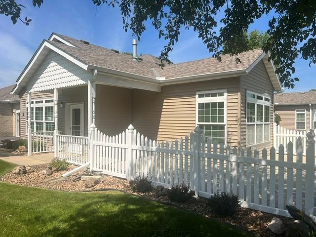 1905 Burr Oak Dr #B, Austin, MN 55912