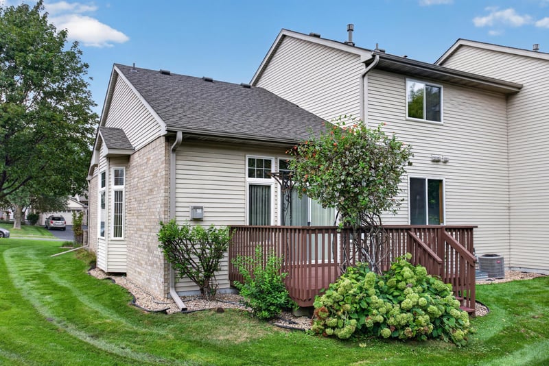 3781 Burgundy Dr, Eagan, MN 55122