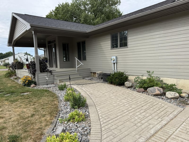 401 Pleasant St, Lakefield, MN 56150