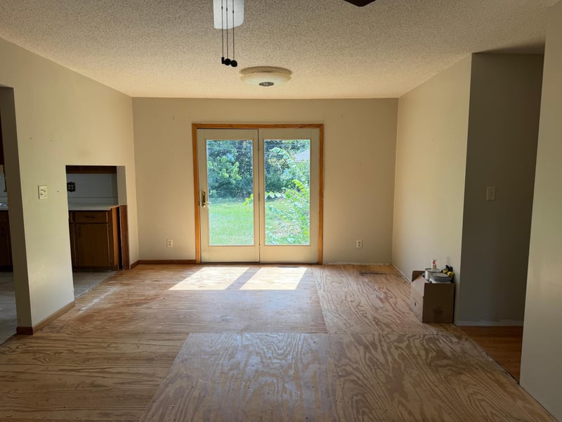 1307 Park Rd, Bloomington, MN 55425