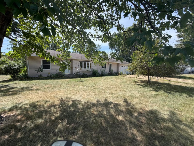 1307 Park Rd, Bloomington, MN 55425