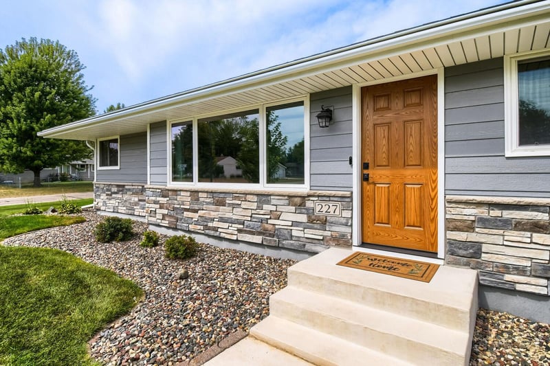 227 Dawn Ave, Shoreview, MN 55126
