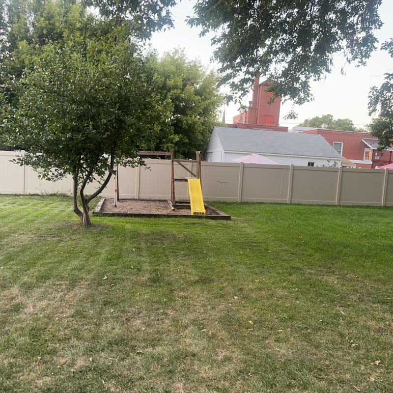 24 W 3rd St, Waconia, MN 55387
