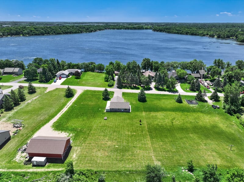 1378 W Latoka Dr SW, Alexandria, MN 56308