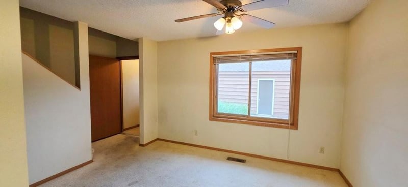 3231 Evergreen Dr, Eagan, MN 55121