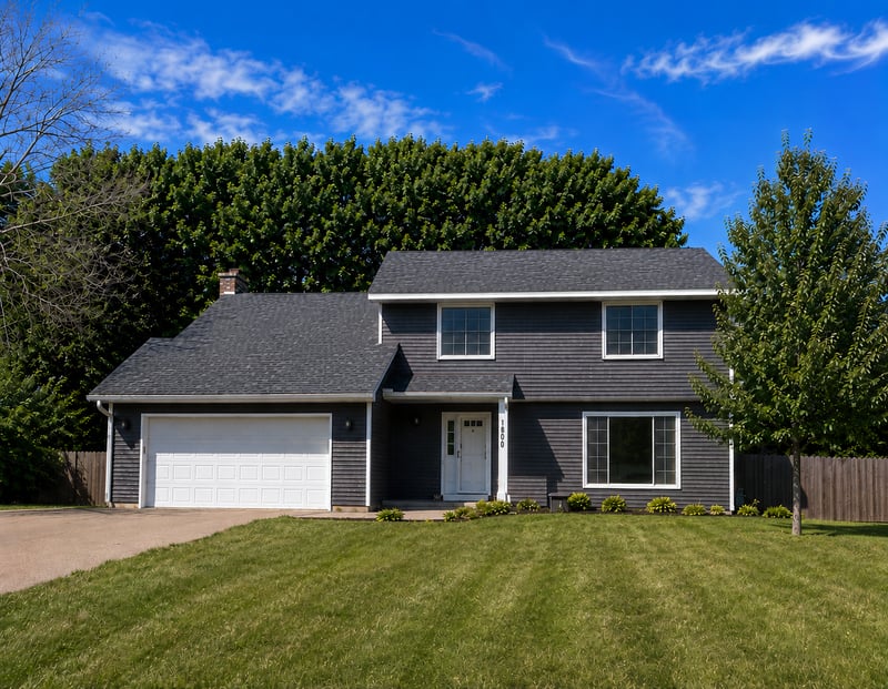 1800 James Ct, Burnsville, MN 55337