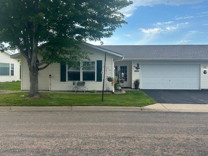 1410 Presidential Dr, Northfield, MN 55057