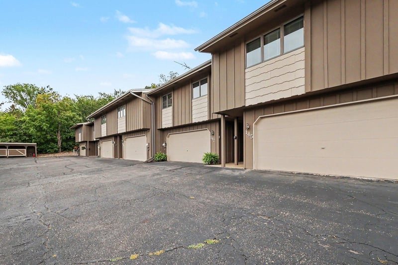 147 Kingswood Dr, Red Wing, MN 55066