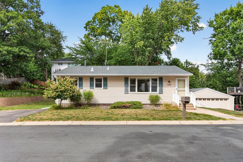 4638 Bedford Rd, Mound, MN 55364