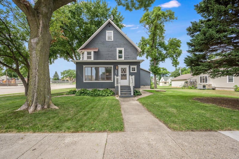 203 N Galbraith St, Blue Earth, MN 56013