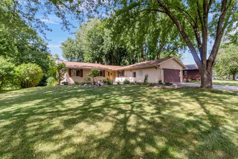 17801 Jaguar Pa, Lakeville, MN 55044