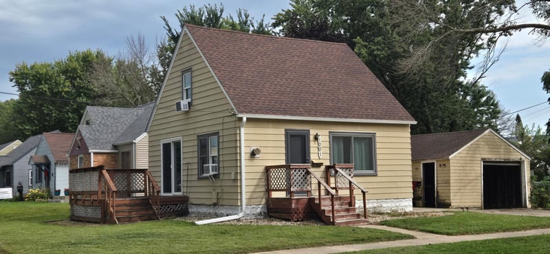 1001 8th St SE, Austin, MN 55912