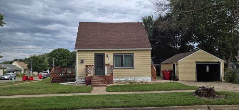 1001 8th St SE, Austin, MN 55912