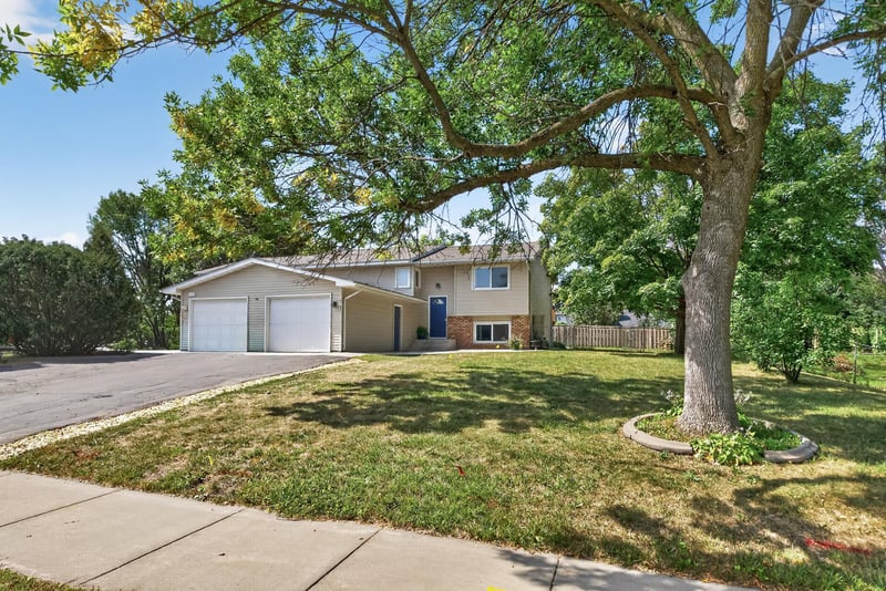 9143 Forestview Ln N, Maple Grove, MN 55369