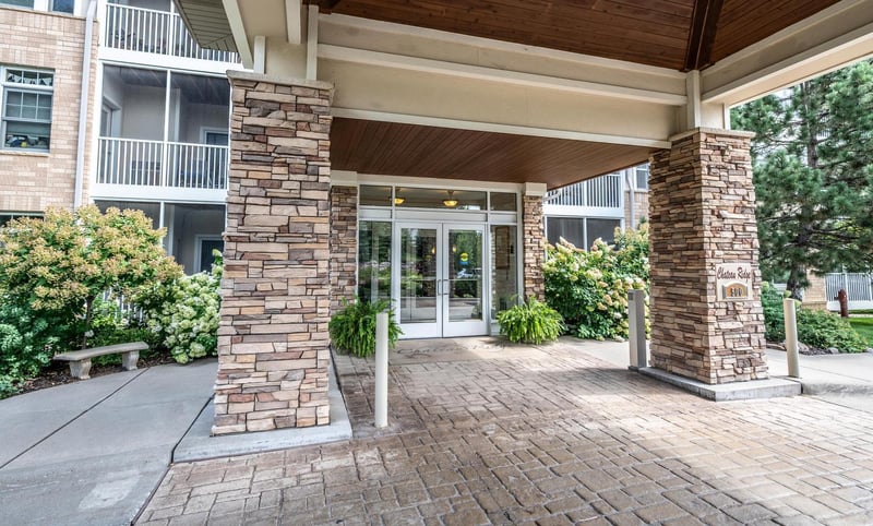 500 Greenhaven Dr #205, Burnsville, MN 55306