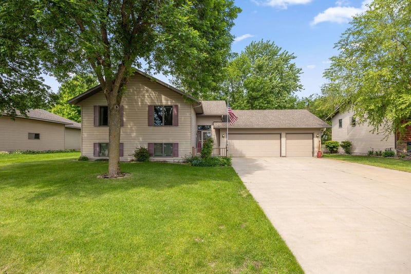 700 W Welco Dr, Montgomery, MN 56069