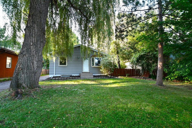 520 10th Ave SE, Forest Lake, MN 55025