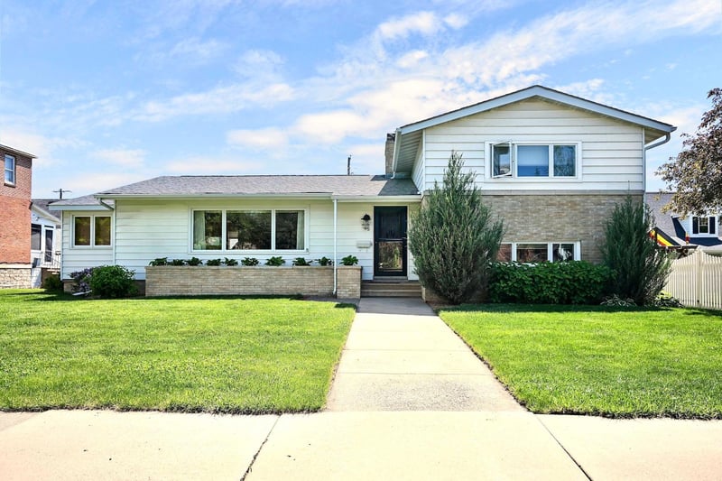 65 E Broadway St, Winona, MN 55987