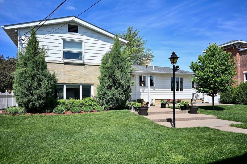 65 E Broadway St, Winona, MN 55987